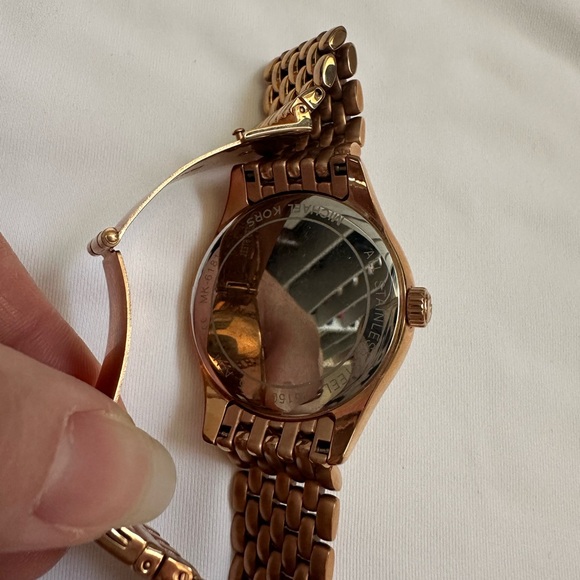 MICHAEL KORS “Amelia” Multi-Function Rose Gold Women’s Watch - Picture 10 of 10